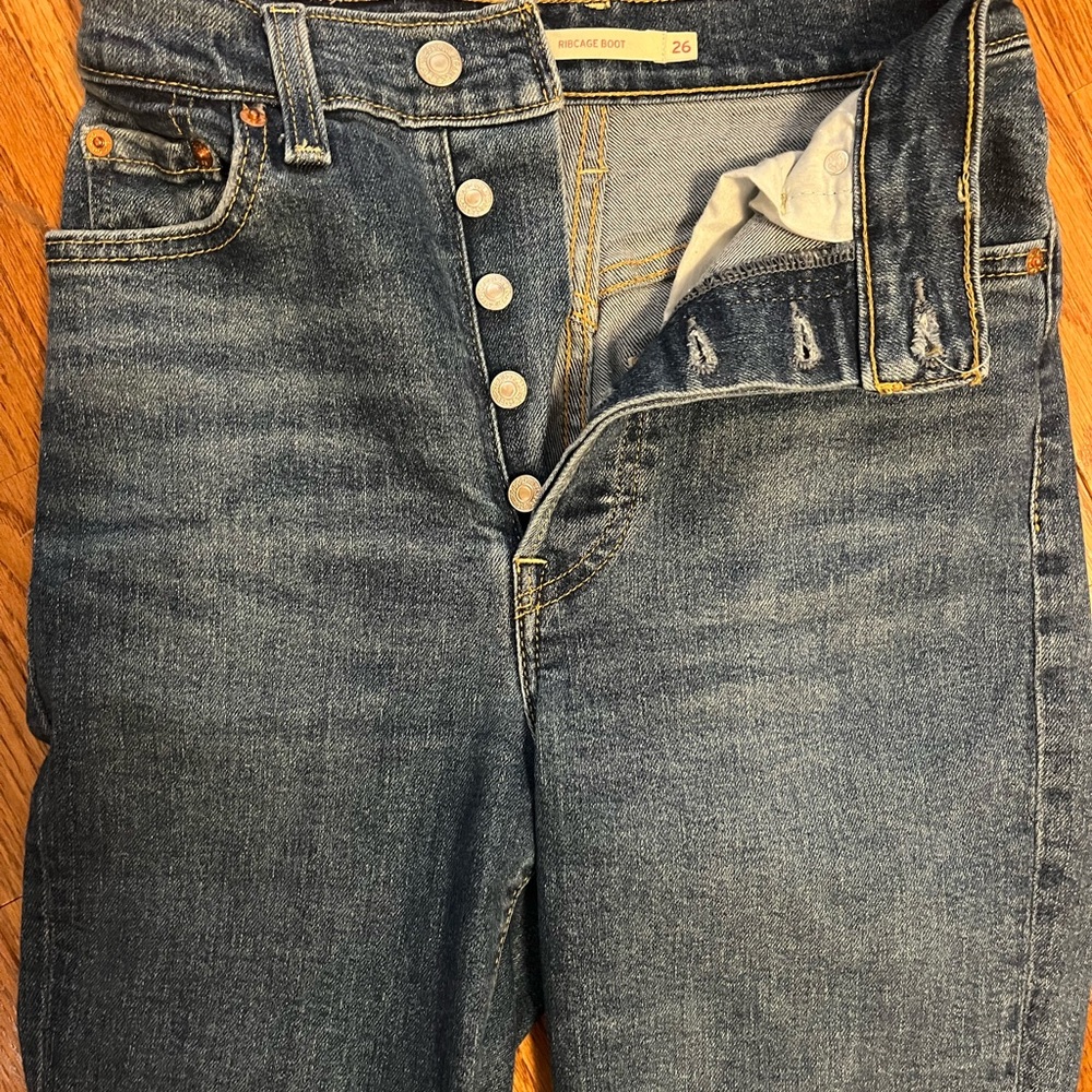 Levi's Blue Straight Jeans with Classic Stitching